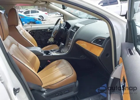 2011 Lincoln Mkx z USA, uszkodzony, nr VIN 2LMDJ8JKXBBJ28048